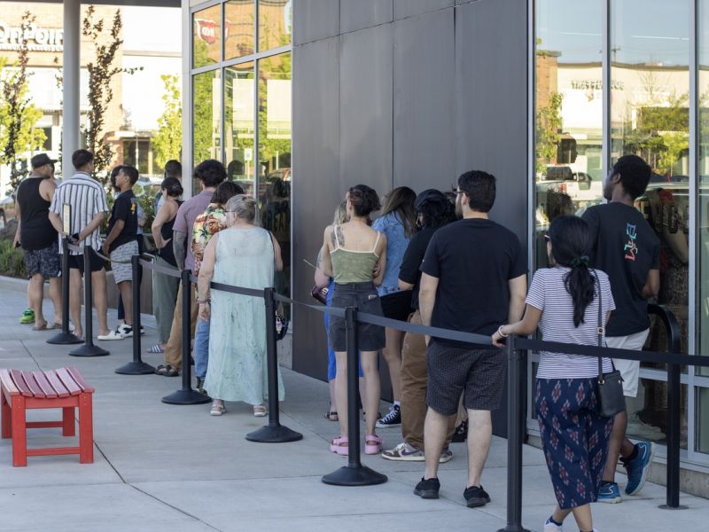 Hate waiting in line? Find out the best times to visit The Grove!